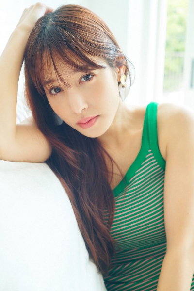 他的手攀向了我的高峰